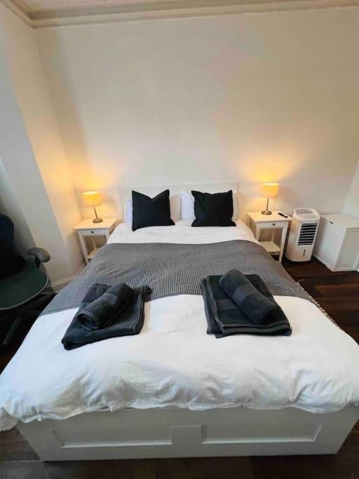 Lovely 2 Bedroom Ground Floor Flat With Garden. London Exterior photo